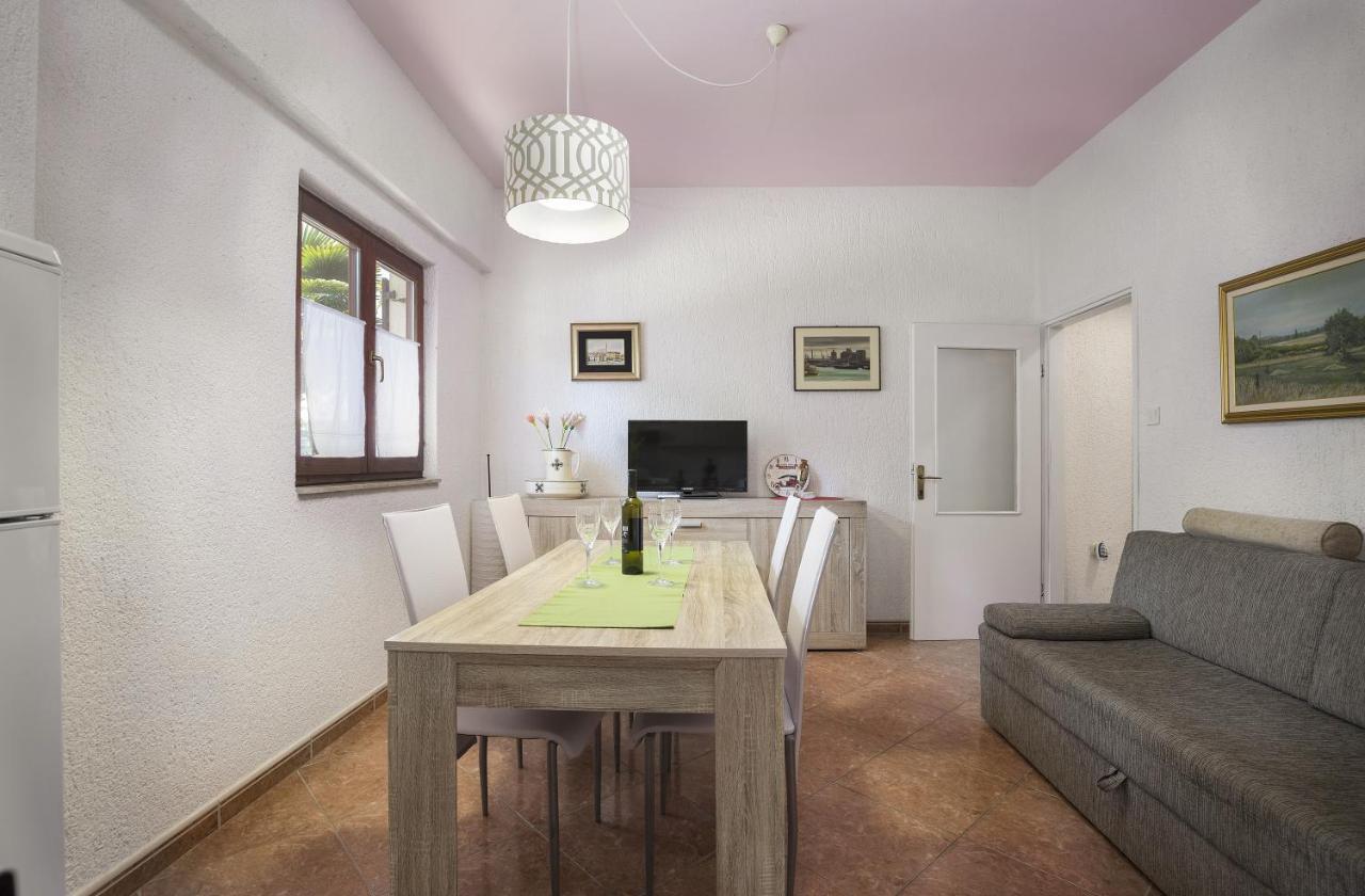 Karmelo Appartment Davorka Rovinj Exterior photo